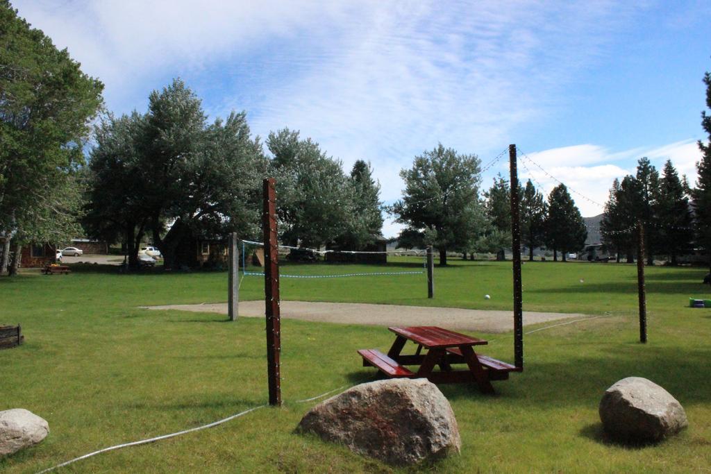 Twin Lakes Resort Bridgeport Exterior photo